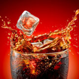 El mito de desatascar tuberías con Coca Cola